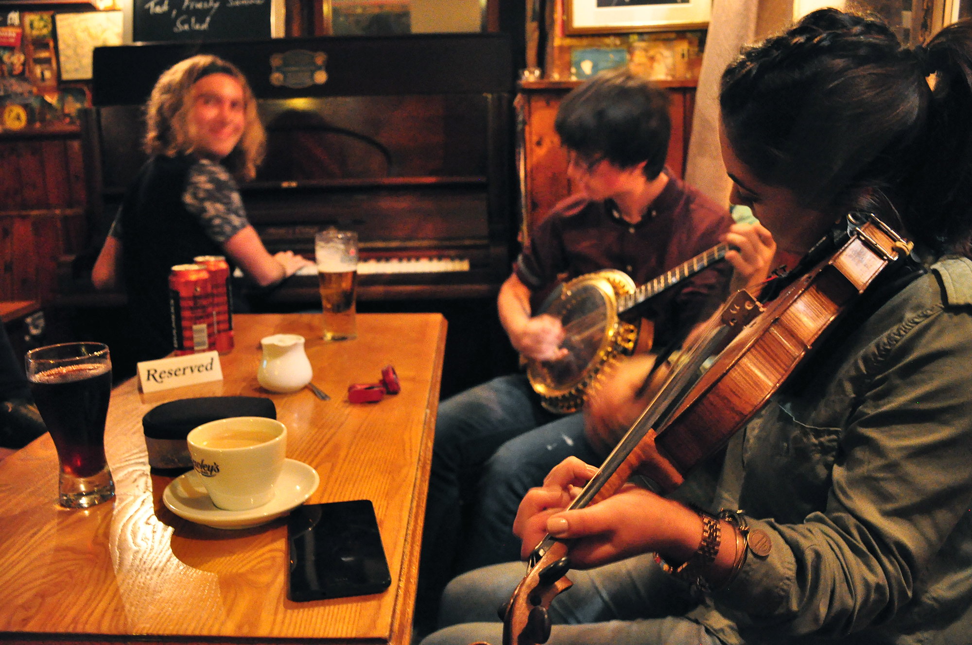 Traditional Irish music at the Roadside Tavern Lisdoonvarna